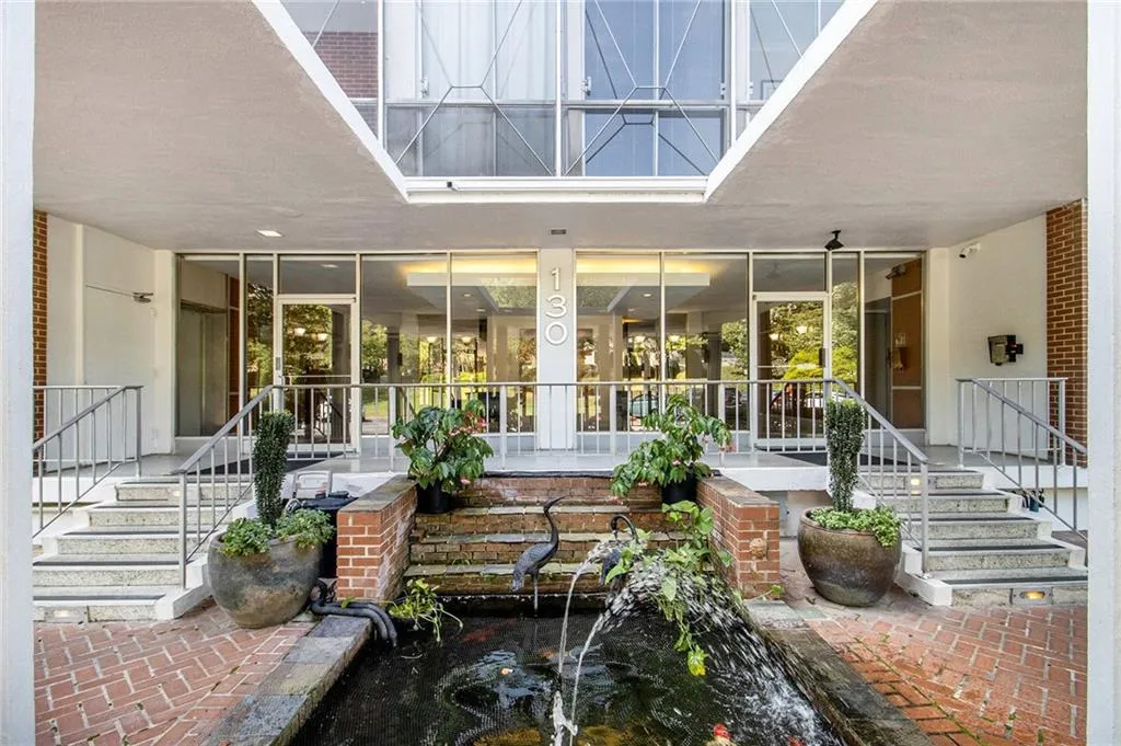 130 26th Street Nw Unit 404, Atlanta, Georgia 30309, 1 Bedroom Bedrooms, ,1 BathroomBathrooms,Residential,For Sale,130 26th Street Nw Unit 404,7646728