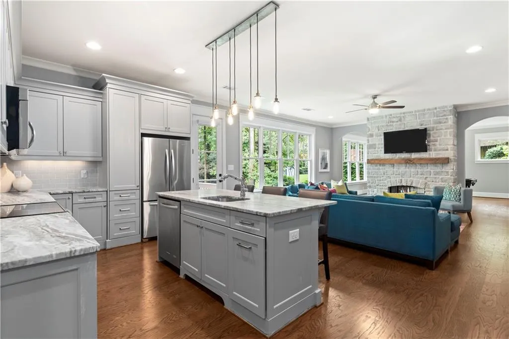 4535 Lake Forrest Drive, Atlanta, Georgia 30342, 7 Bedrooms Bedrooms, ,7 BathroomsBathrooms,Residential,Sold,4535 Lake Forrest Drive,6942907