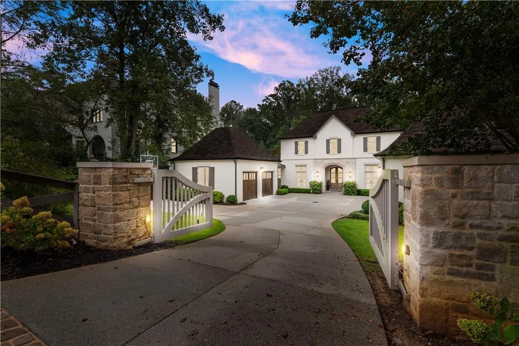 4535 Lake Forrest Drive, Atlanta, Georgia 30342, 7 Bedrooms Bedrooms, ,7 BathroomsBathrooms,Residential,Sold,4535 Lake Forrest Drive,6942907