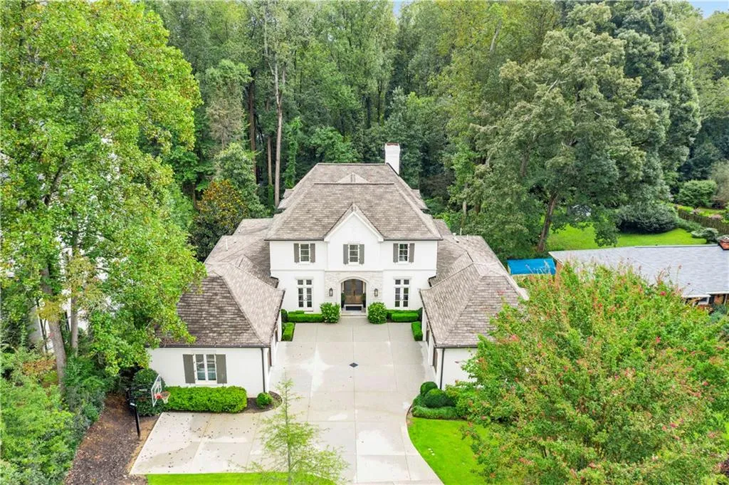 4535 Lake Forrest Drive, Atlanta, Georgia 30342, 7 Bedrooms Bedrooms, ,7 BathroomsBathrooms,Residential,Sold,4535 Lake Forrest Drive,6942907