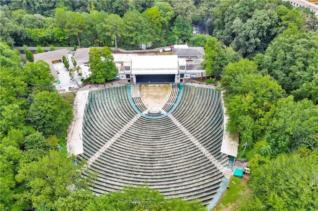 4535 Lake Forrest Drive, Atlanta, Georgia 30342, 7 Bedrooms Bedrooms, ,7 BathroomsBathrooms,Residential,Sold,4535 Lake Forrest Drive,6942907