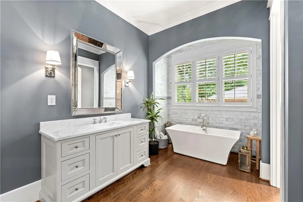 4535 Lake Forrest Drive, Atlanta, Georgia 30342, 7 Bedrooms Bedrooms, ,7 BathroomsBathrooms,Residential,Sold,4535 Lake Forrest Drive,6942907