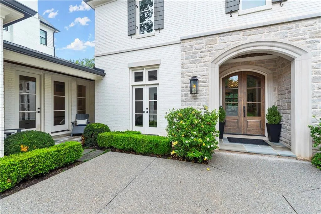 4535 Lake Forrest Drive, Atlanta, Georgia 30342, 7 Bedrooms Bedrooms, ,7 BathroomsBathrooms,Residential,Sold,4535 Lake Forrest Drive,6942907