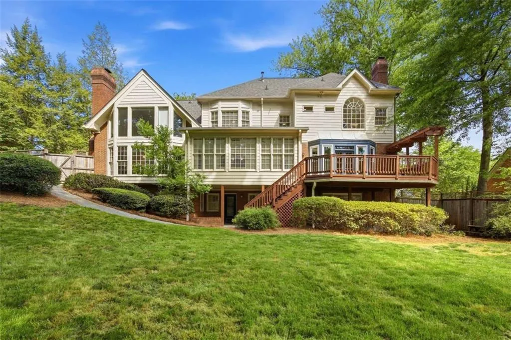 7525 S Spalding S, Sandy Springs, Georgia 30350, 5 Bedrooms Bedrooms, ,4 BathroomsBathrooms,Residential,For Sale,7525 S Spalding S,7760505