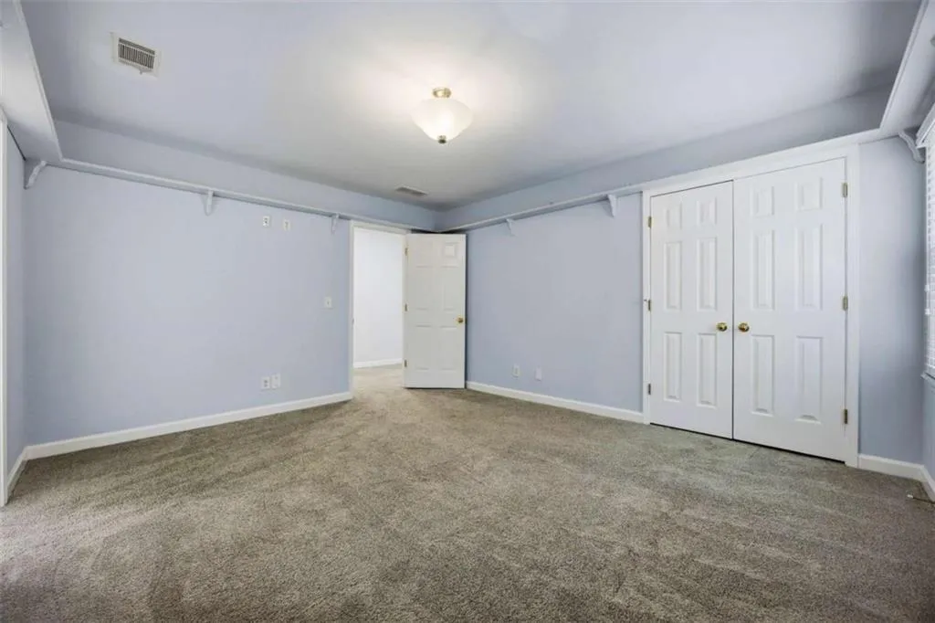 7525 S Spalding S, Sandy Springs, Georgia 30350, 5 Bedrooms Bedrooms, ,4 BathroomsBathrooms,Residential,For Sale,7525 S Spalding S,7760505