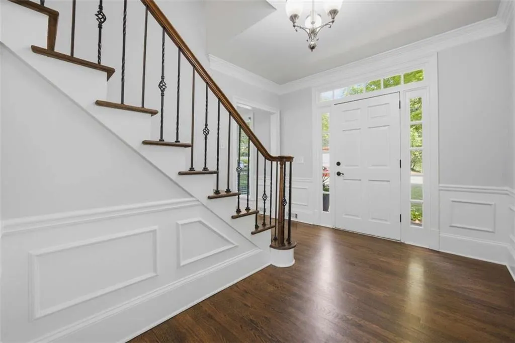 7525 S Spalding S, Sandy Springs, Georgia 30350, 5 Bedrooms Bedrooms, ,4 BathroomsBathrooms,Residential,For Sale,7525 S Spalding S,7760505