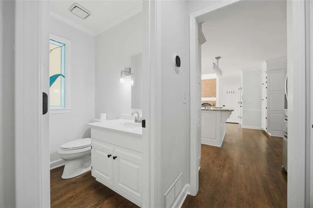 7525 S Spalding S, Sandy Springs, Georgia 30350, 5 Bedrooms Bedrooms, ,4 BathroomsBathrooms,Residential,For Sale,7525 S Spalding S,7760505