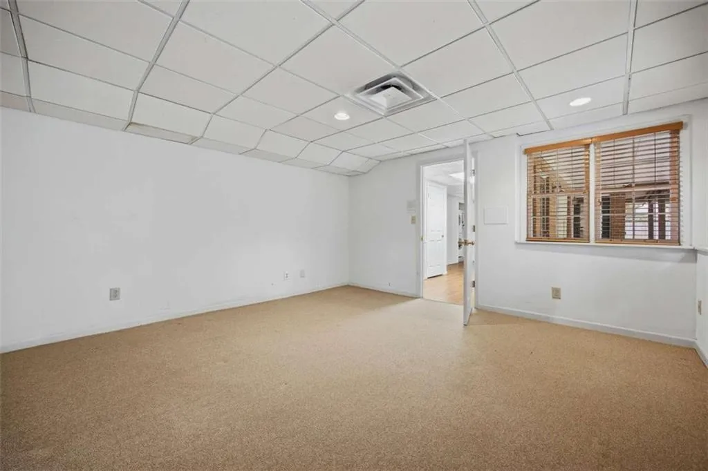 7525 S Spalding S, Sandy Springs, Georgia 30350, 5 Bedrooms Bedrooms, ,4 BathroomsBathrooms,Residential,For Sale,7525 S Spalding S,7760505