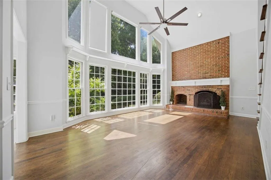 7525 S Spalding S, Sandy Springs, Georgia 30350, 5 Bedrooms Bedrooms, ,4 BathroomsBathrooms,Residential,For Sale,7525 S Spalding S,7760505