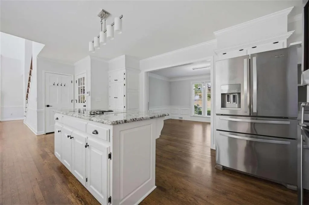 7525 S Spalding S, Sandy Springs, Georgia 30350, 5 Bedrooms Bedrooms, ,4 BathroomsBathrooms,Residential,For Sale,7525 S Spalding S,7760505