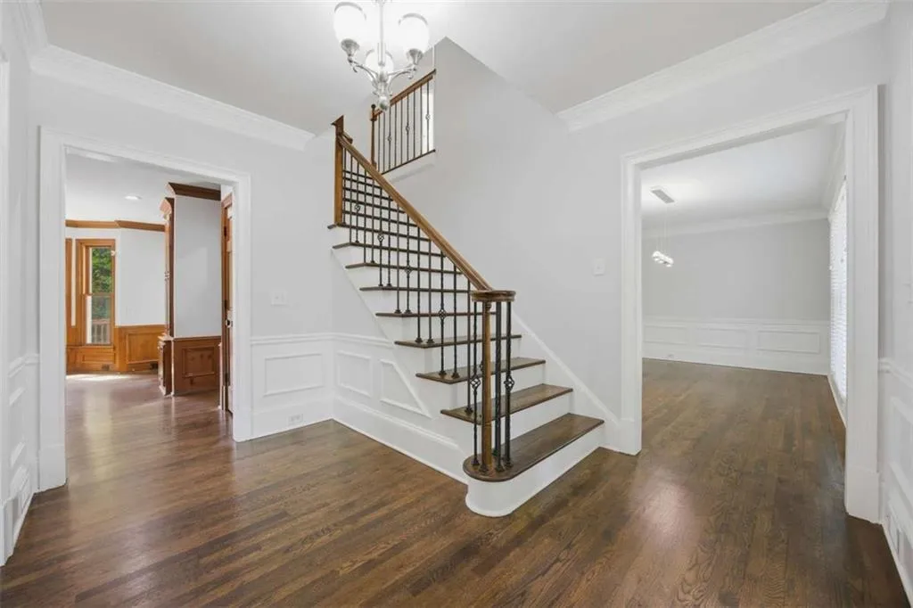 7525 S Spalding S, Sandy Springs, Georgia 30350, 5 Bedrooms Bedrooms, ,4 BathroomsBathrooms,Residential,For Sale,7525 S Spalding S,7760505