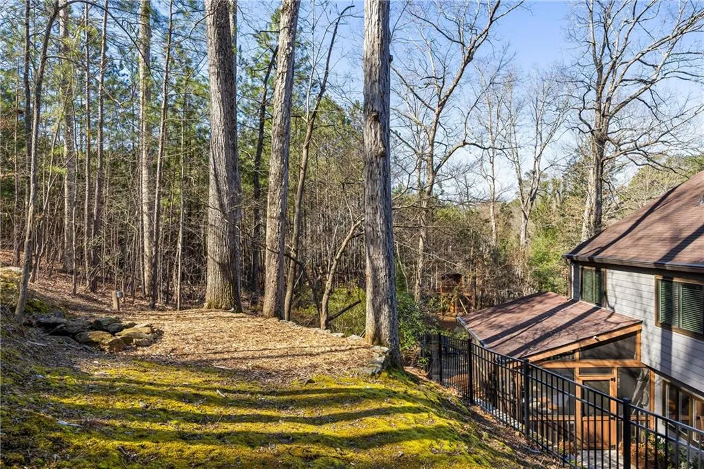6055 Blackwater Trail, Atlanta, Georgia 30328, 5 Bedrooms Bedrooms, ,3 BathroomsBathrooms,Residential,Sold,6055 Blackwater Trail,7541251