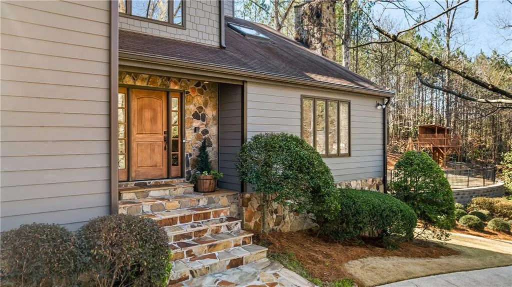 6055 Blackwater Trail, Atlanta, Georgia 30328, 5 Bedrooms Bedrooms, ,3 BathroomsBathrooms,Residential,Sold,6055 Blackwater Trail,7541251