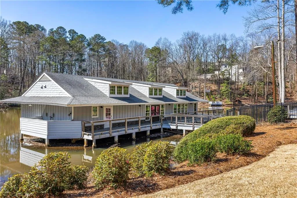 6055 Blackwater Trail, Atlanta, Georgia 30328, 5 Bedrooms Bedrooms, ,3 BathroomsBathrooms,Residential,Sold,6055 Blackwater Trail,7541251