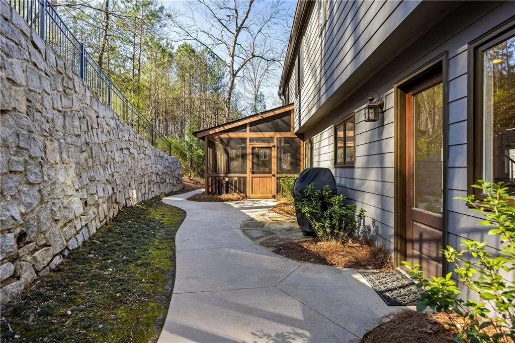 6055 Blackwater Trail, Atlanta, Georgia 30328, 5 Bedrooms Bedrooms, ,3 BathroomsBathrooms,Residential,Sold,6055 Blackwater Trail,7541251