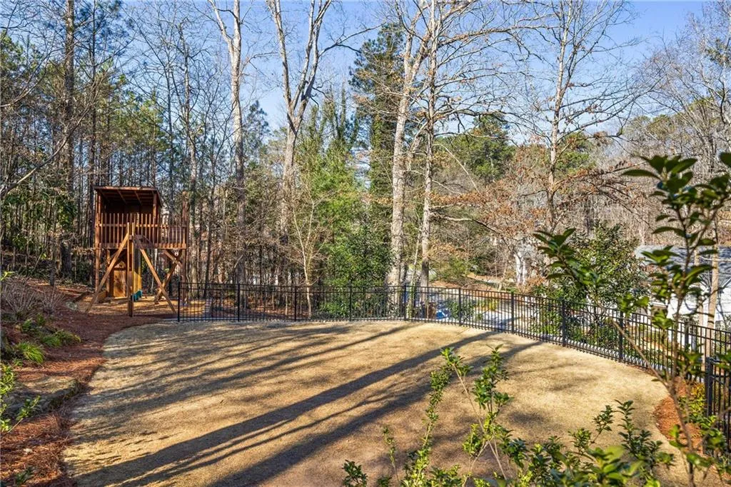 6055 Blackwater Trail, Atlanta, Georgia 30328, 5 Bedrooms Bedrooms, ,3 BathroomsBathrooms,Residential,Sold,6055 Blackwater Trail,7541251