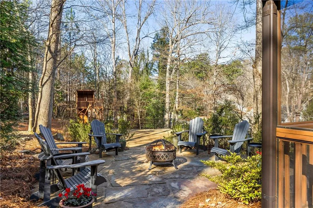 6055 Blackwater Trail, Atlanta, Georgia 30328, 5 Bedrooms Bedrooms, ,3 BathroomsBathrooms,Residential,Sold,6055 Blackwater Trail,7541251