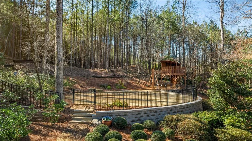 6055 Blackwater Trail, Atlanta, Georgia 30328, 5 Bedrooms Bedrooms, ,3 BathroomsBathrooms,Residential,Sold,6055 Blackwater Trail,7541251