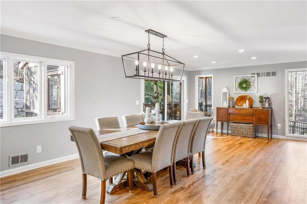 6055 Blackwater Trail, Atlanta, Georgia 30328, 5 Bedrooms Bedrooms, ,3 BathroomsBathrooms,Residential,Sold,6055 Blackwater Trail,7541251