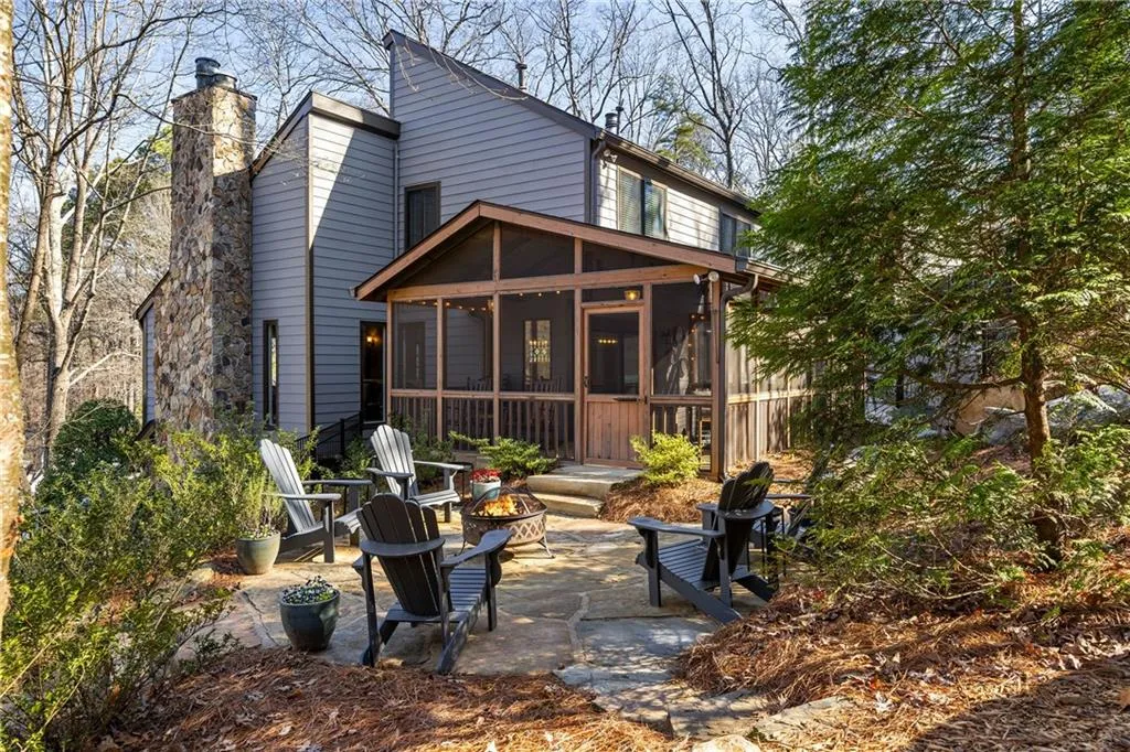 6055 Blackwater Trail, Atlanta, Georgia 30328, 5 Bedrooms Bedrooms, ,3 BathroomsBathrooms,Residential,Sold,6055 Blackwater Trail,7541251