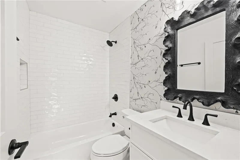 1010 Edgewater Drive, Atlanta, Georgia 30328, 5 Bedrooms Bedrooms, ,5 BathroomsBathrooms,Residential,Sold,1010 Edgewater Drive,7519346