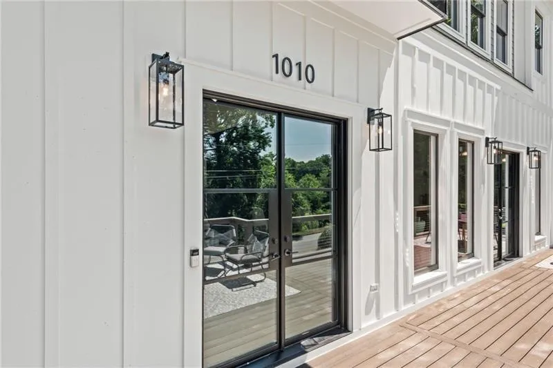 1010 Edgewater Drive, Atlanta, Georgia 30328, 5 Bedrooms Bedrooms, ,5 BathroomsBathrooms,Residential,Sold,1010 Edgewater Drive,7519346