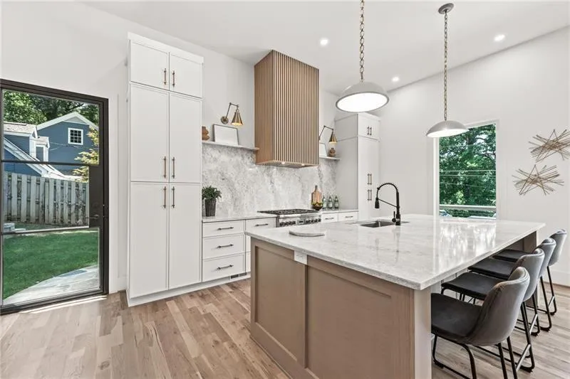 1010 Edgewater Drive, Atlanta, Georgia 30328, 5 Bedrooms Bedrooms, ,5 BathroomsBathrooms,Residential,Sold,1010 Edgewater Drive,7519346