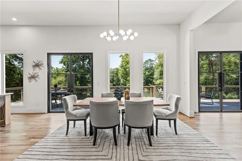 1010 Edgewater Drive, Atlanta, Georgia 30328, 5 Bedrooms Bedrooms, ,5 BathroomsBathrooms,Residential,Sold,1010 Edgewater Drive,7519346