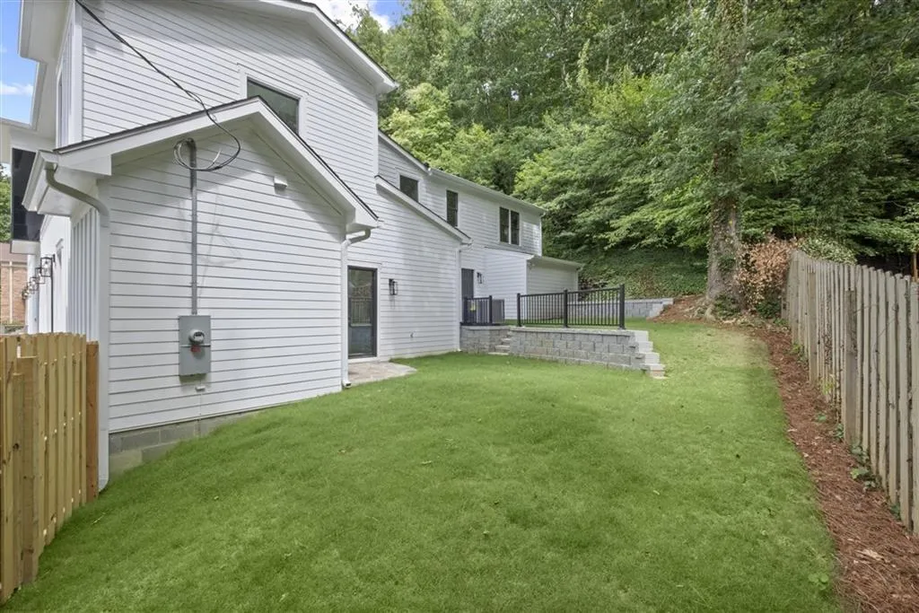 1010 Edgewater Drive, Atlanta, Georgia 30328, 5 Bedrooms Bedrooms, ,5 BathroomsBathrooms,Residential,Sold,1010 Edgewater Drive,7519346