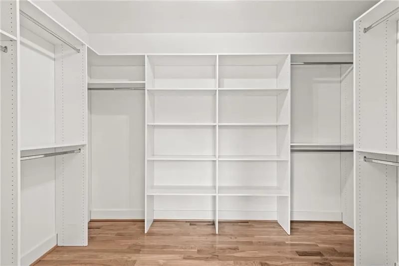 1010 Edgewater Drive, Atlanta, Georgia 30328, 5 Bedrooms Bedrooms, ,5 BathroomsBathrooms,Residential,Sold,1010 Edgewater Drive,7519346