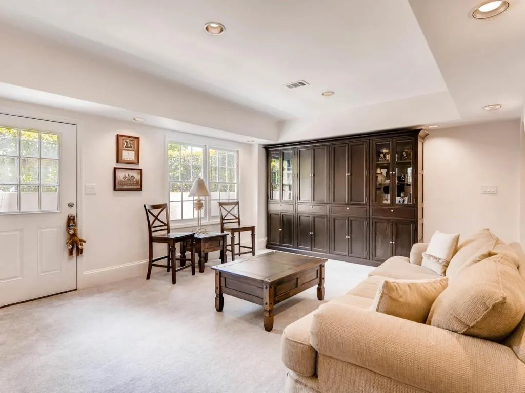 115 Landseer Way, Sandy Springs, Georgia 30350, 5 Bedrooms Bedrooms, ,4 BathroomsBathrooms,Residential,Sold,115 Landseer Way,6010842