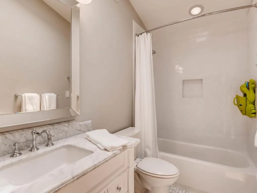 115 Landseer Way, Sandy Springs, Georgia 30350, 5 Bedrooms Bedrooms, ,4 BathroomsBathrooms,Residential,Sold,115 Landseer Way,6010842