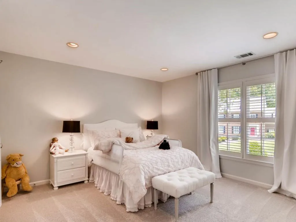 115 Landseer Way, Sandy Springs, Georgia 30350, 5 Bedrooms Bedrooms, ,4 BathroomsBathrooms,Residential,Sold,115 Landseer Way,6010842