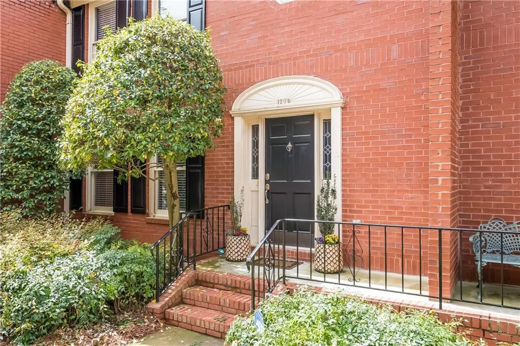 1203 Defoors Mill Drive Nw, Atlanta, Georgia 30318, 2 Bedrooms Bedrooms, ,3 BathroomsBathrooms,Residential,Sold,1203 Defoors Mill Drive Nw,6533100