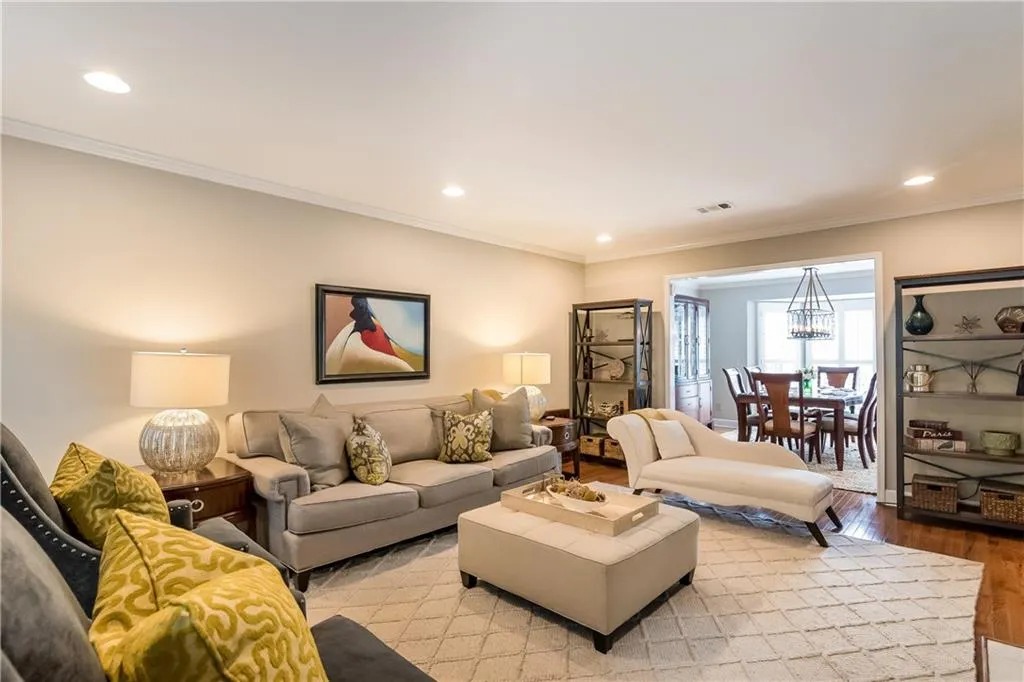 1203 Defoors Mill Drive Nw, Atlanta, Georgia 30318, 2 Bedrooms Bedrooms, ,3 BathroomsBathrooms,Residential,Sold,1203 Defoors Mill Drive Nw,6533100