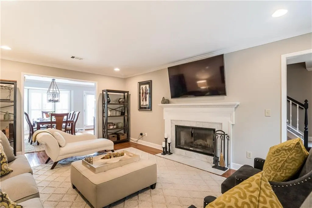 1203 Defoors Mill Drive Nw, Atlanta, Georgia 30318, 2 Bedrooms Bedrooms, ,3 BathroomsBathrooms,Residential,Sold,1203 Defoors Mill Drive Nw,6533100