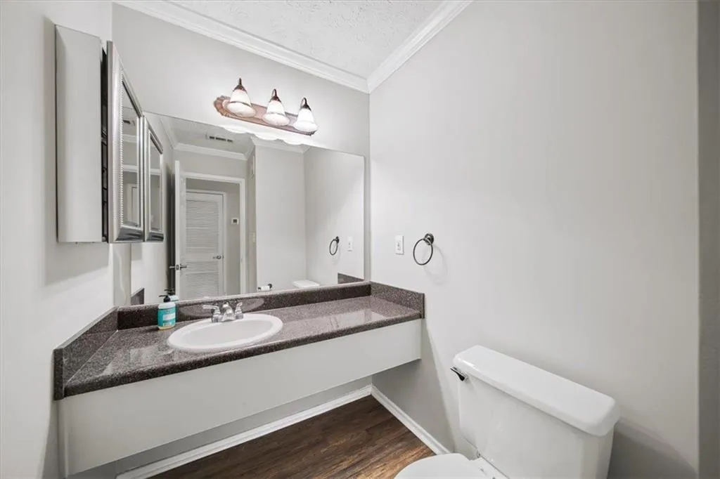 6806 Glenridge Drive Unit E, Atlanta, Georgia 30328, 2 Bedrooms Bedrooms, ,2 BathroomsBathrooms,Residential,For Sale,6806 Glenridge Drive Unit E,7625892