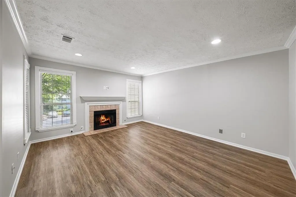 6806 Glenridge Drive Unit E, Atlanta, Georgia 30328, 2 Bedrooms Bedrooms, ,2 BathroomsBathrooms,Residential,For Sale,6806 Glenridge Drive Unit E,7625892