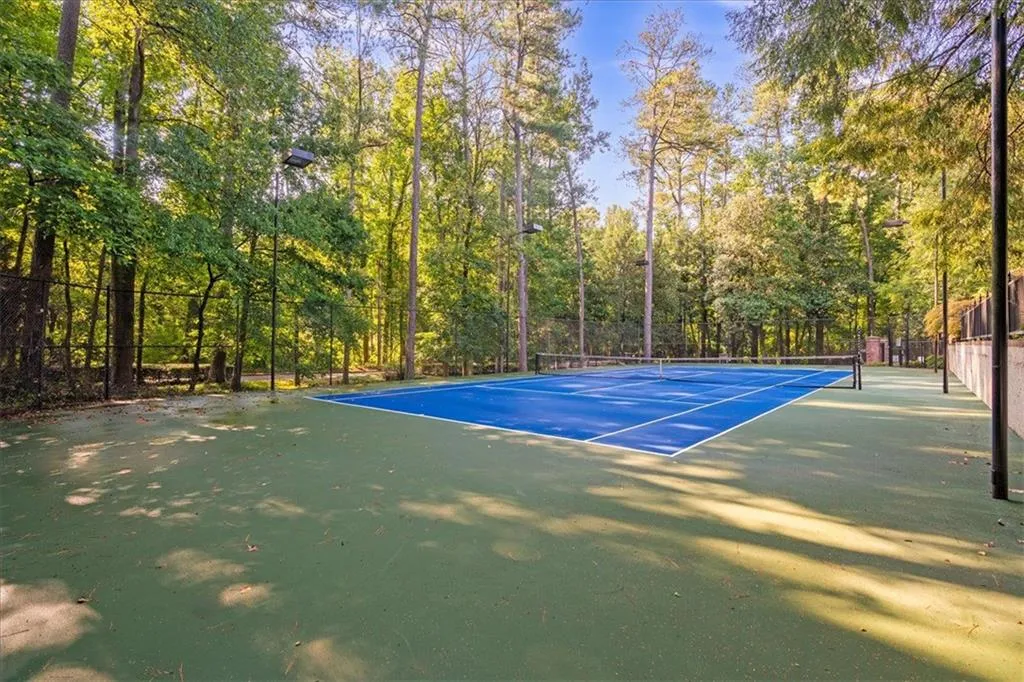 6806 Glenridge Drive Unit E, Atlanta, Georgia 30328, 2 Bedrooms Bedrooms, ,2 BathroomsBathrooms,Residential,For Sale,6806 Glenridge Drive Unit E,7625892