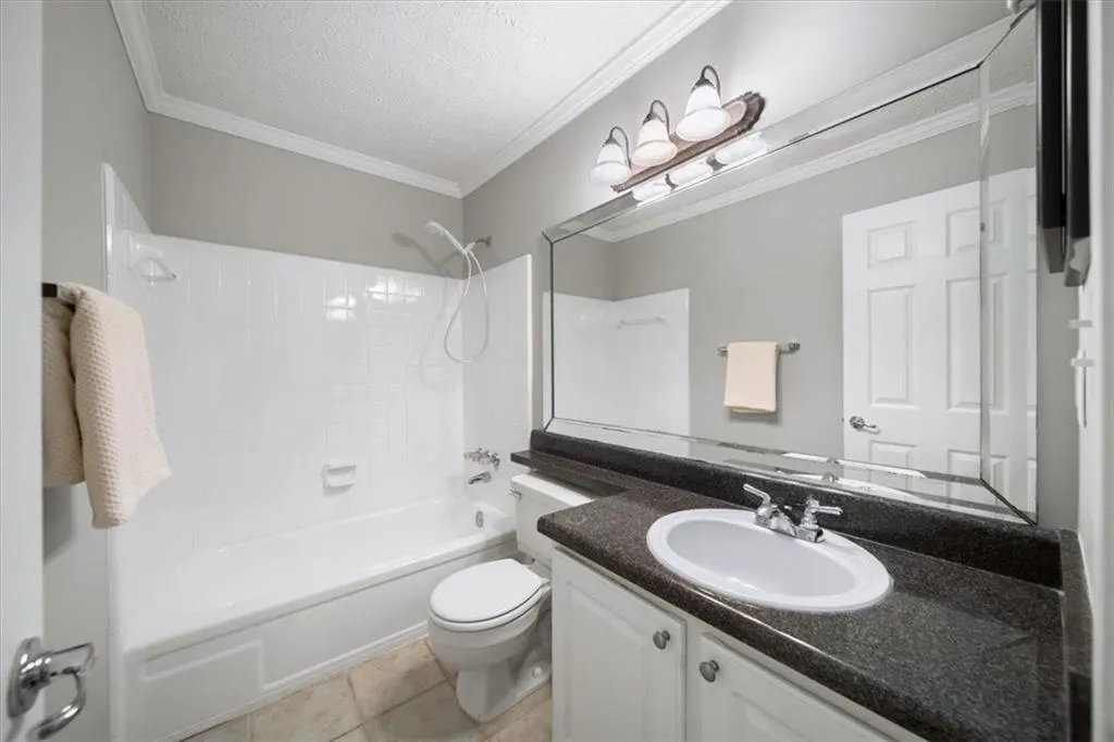 6806 Glenridge Drive Unit E, Atlanta, Georgia 30328, 2 Bedrooms Bedrooms, ,2 BathroomsBathrooms,Residential,For Sale,6806 Glenridge Drive Unit E,7625892