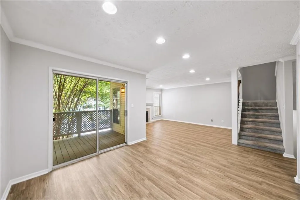 6806 Glenridge Drive Unit E, Atlanta, Georgia 30328, 2 Bedrooms Bedrooms, ,2 BathroomsBathrooms,Residential,For Sale,6806 Glenridge Drive Unit E,7625892