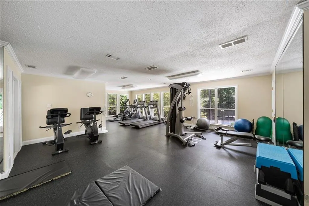 6806 Glenridge Drive Unit E, Atlanta, Georgia 30328, 2 Bedrooms Bedrooms, ,2 BathroomsBathrooms,Residential,For Sale,6806 Glenridge Drive Unit E,7625892