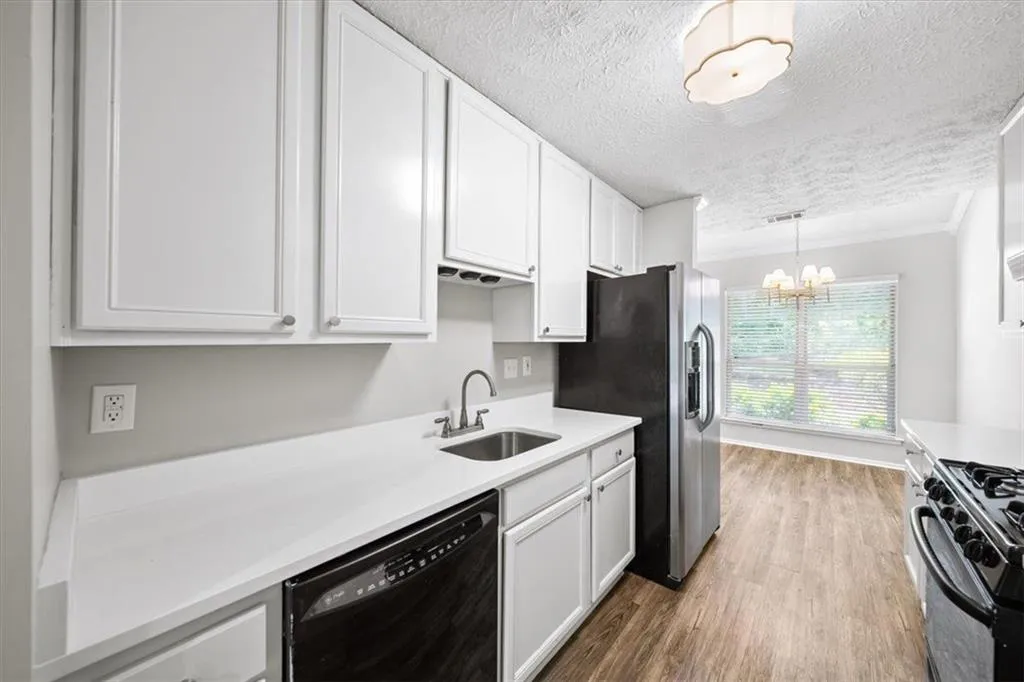 6806 Glenridge Drive Unit E, Atlanta, Georgia 30328, 2 Bedrooms Bedrooms, ,2 BathroomsBathrooms,Residential,For Sale,6806 Glenridge Drive Unit E,7625892