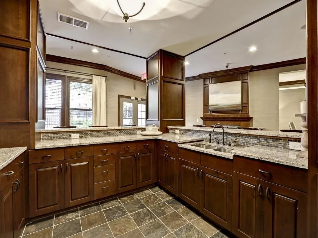 901 Abernathy Road Ne Unit 3200, Atlanta, Georgia 30328, 2 Bedrooms Bedrooms, ,2 BathroomsBathrooms,Residential,For Sale,901 Abernathy Road Ne Unit 3200,7651779