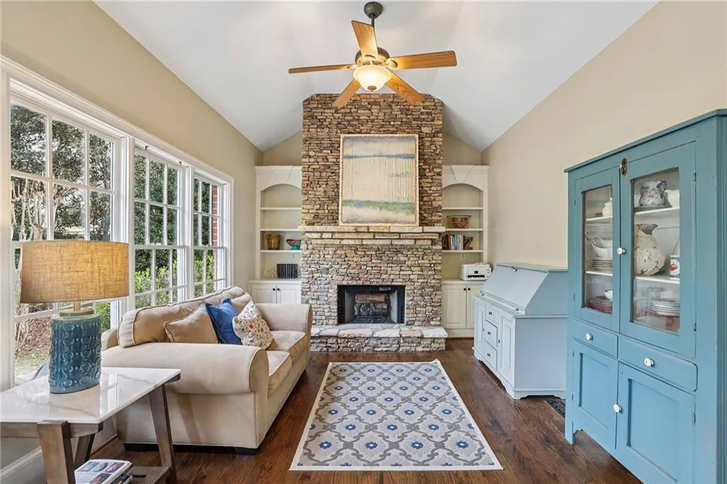 654 Windsor Parkway, Sandy Springs, Georgia 30342, 6 Bedrooms Bedrooms, ,5 BathroomsBathrooms,Residential,For Sale,654 Windsor Parkway,7707547