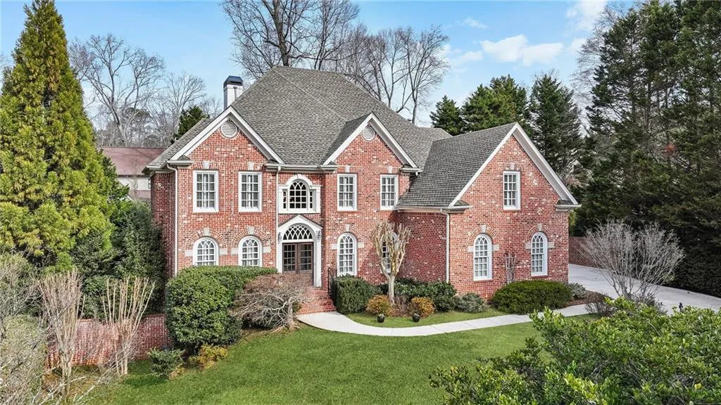 654 Windsor Parkway, Sandy Springs, Georgia 30342, 6 Bedrooms Bedrooms, ,5 BathroomsBathrooms,Residential,For Sale,654 Windsor Parkway,7707547