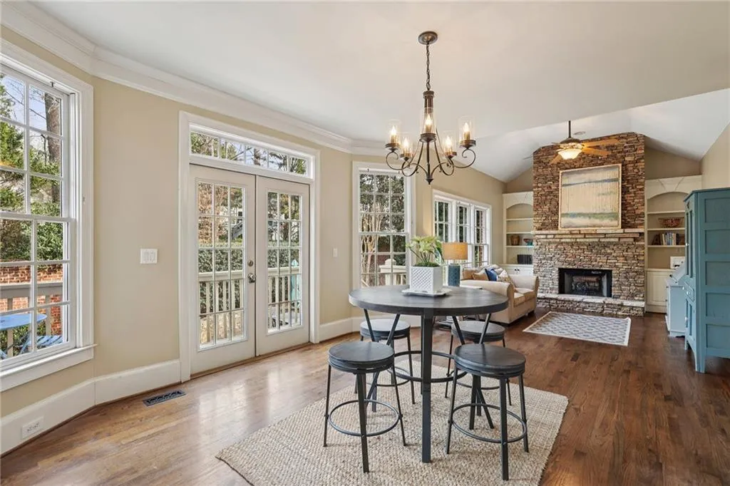 654 Windsor Parkway, Sandy Springs, Georgia 30342, 6 Bedrooms Bedrooms, ,5 BathroomsBathrooms,Residential,For Sale,654 Windsor Parkway,7707547
