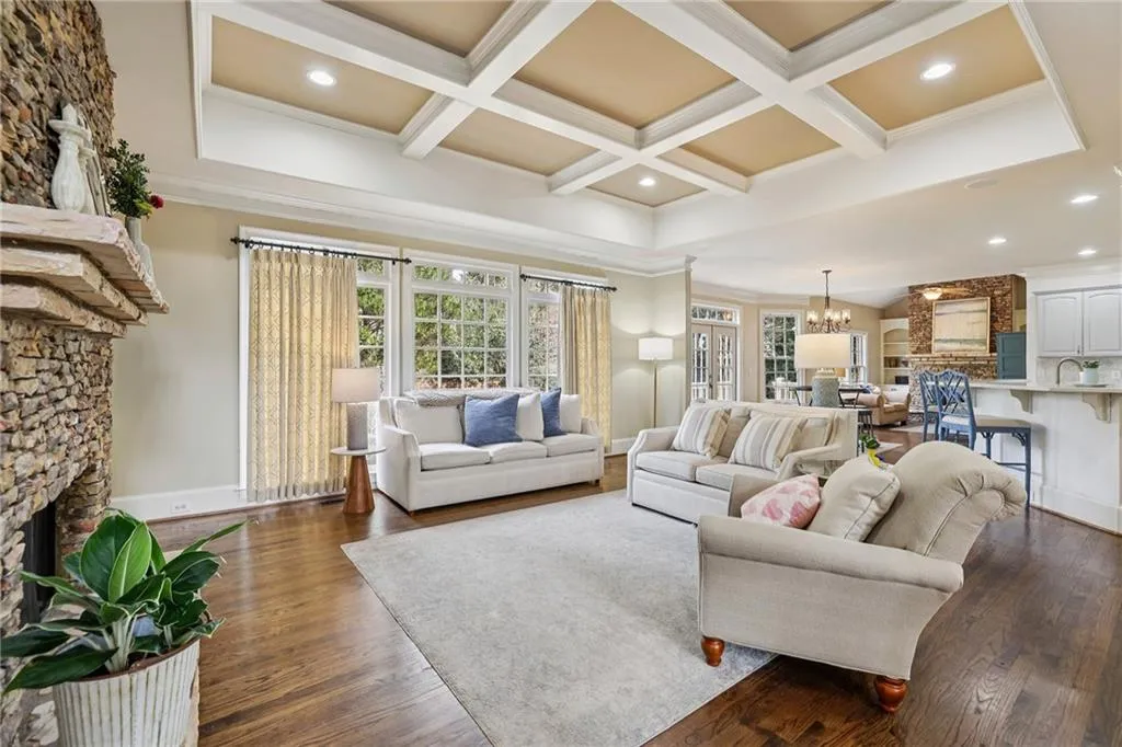 654 Windsor Parkway, Sandy Springs, Georgia 30342, 6 Bedrooms Bedrooms, ,5 BathroomsBathrooms,Residential,For Sale,654 Windsor Parkway,7707547