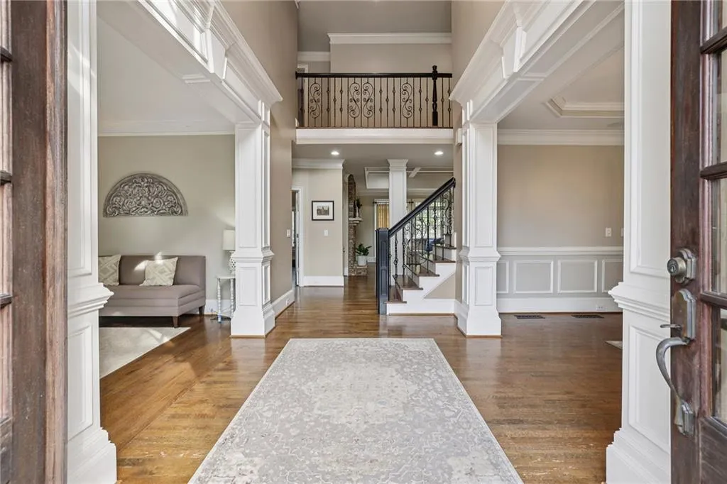 654 Windsor Parkway, Sandy Springs, Georgia 30342, 6 Bedrooms Bedrooms, ,5 BathroomsBathrooms,Residential,For Sale,654 Windsor Parkway,7707547