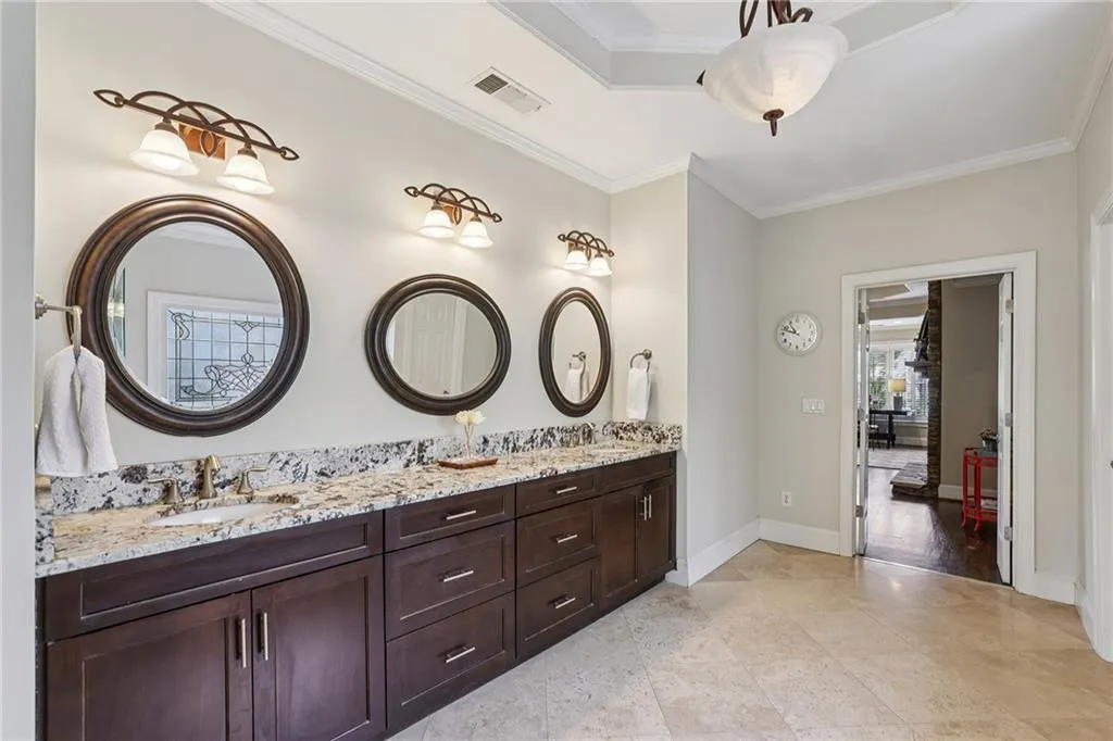 654 Windsor Parkway, Sandy Springs, Georgia 30342, 6 Bedrooms Bedrooms, ,5 BathroomsBathrooms,Residential,For Sale,654 Windsor Parkway,7707547